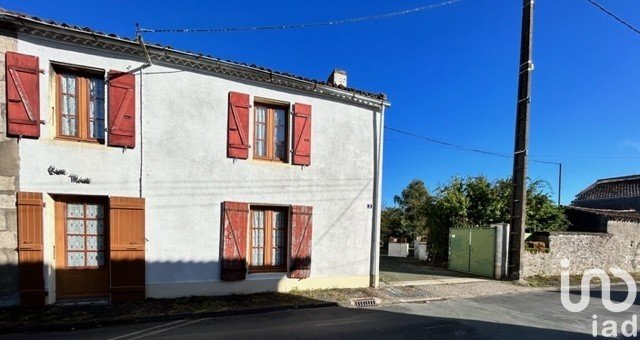 Maison 4 pièces de 90 m² à Saint-Germain-de-Longue-Chaume (79200)