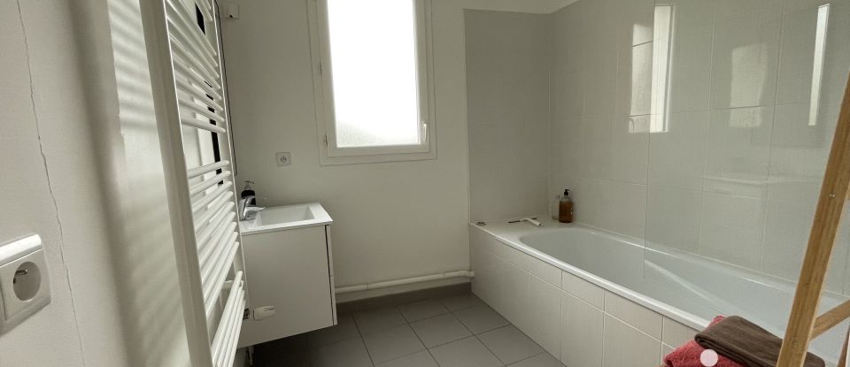 Appartement 3 pièces de 58 m² à Montreuil (93100)