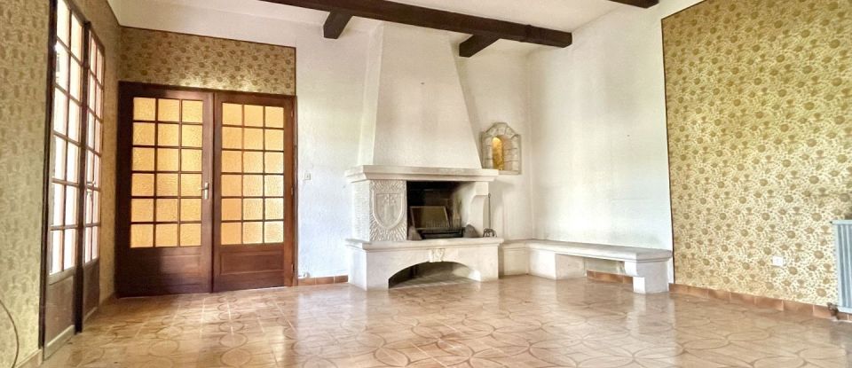 Maison 6 pièces de 174 m² à Uchaud (30620)