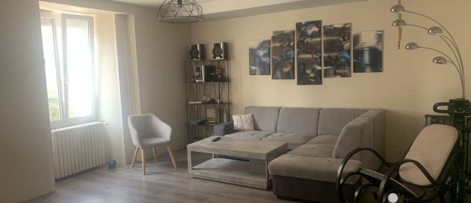 Maison 11 pièces de 313 m² à Fayl-Billot (52500)