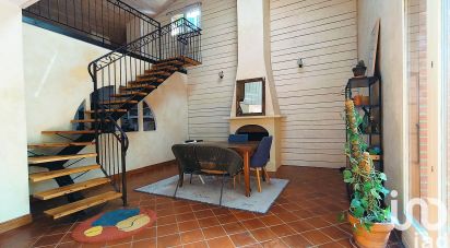 House 6 rooms of 141 m² in Lapeyrouse-Fossat (31180)