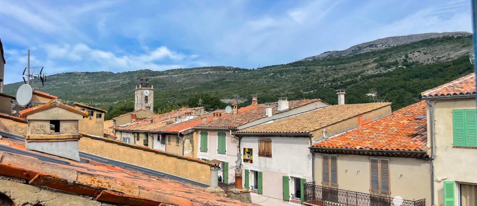 Maison de ville 5 pièces de 113 m² à Saint-Vallier-de-Thiey (06460)