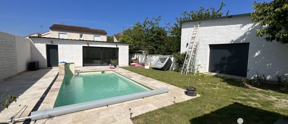 Maison 6 pièces de 143 m² à Poitiers (86000)