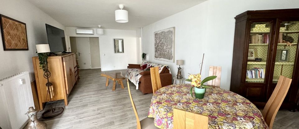 Appartement 4 pièces de 112 m² à Toulon (83000)