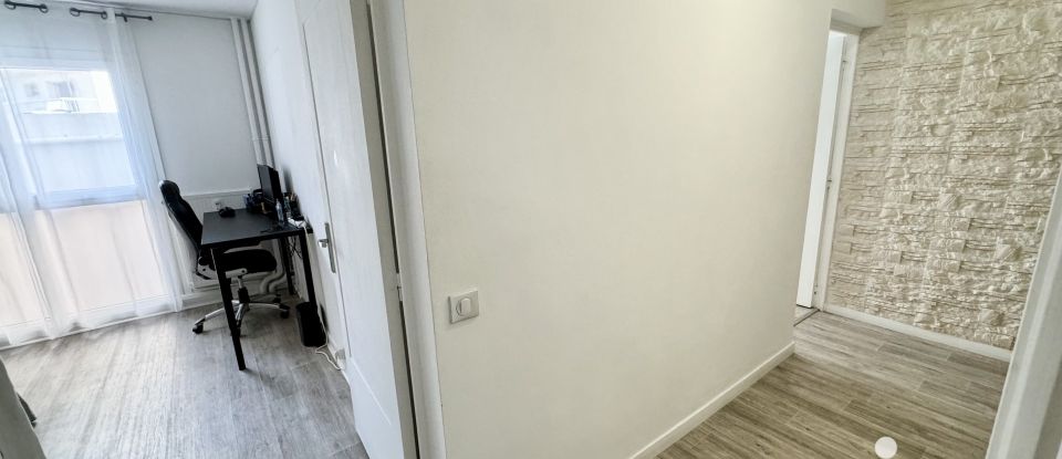 Appartement 4 pièces de 112 m² à Toulon (83000)