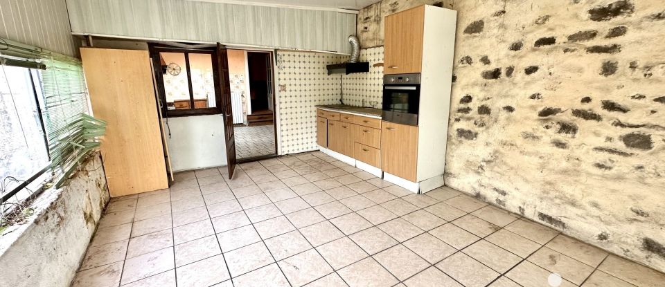 House 5 rooms of 105 m² in Saint-Gaultier (36800)