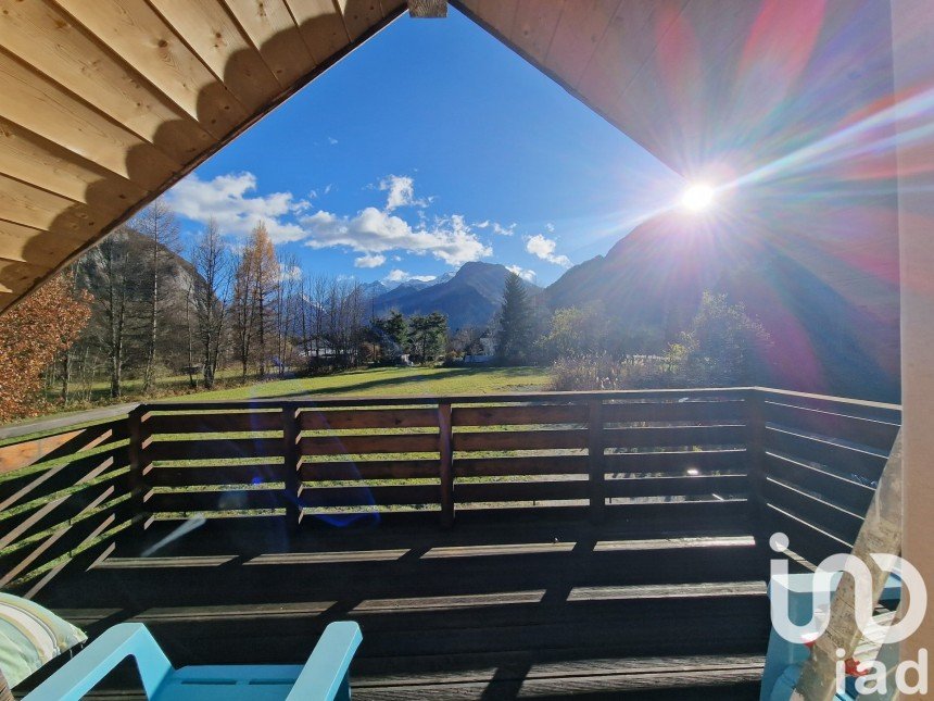 Maison traditionnelle 6 pièces de 123 m² à Le Bourg-d'Oisans (38520)