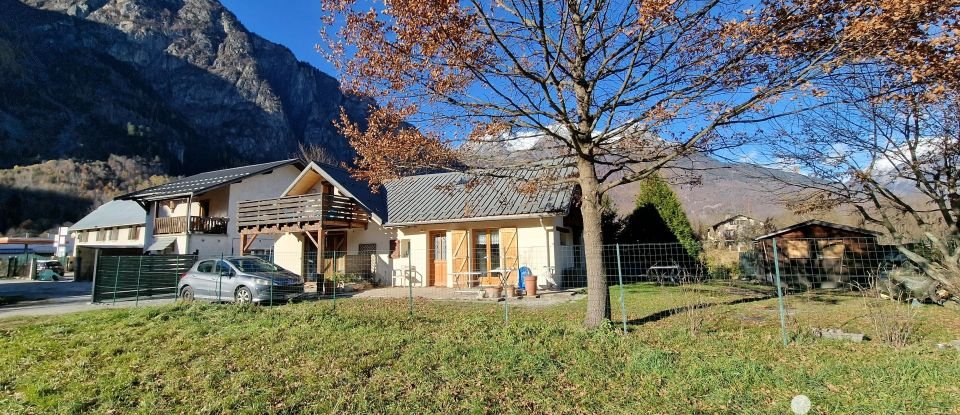 Maison traditionnelle 6 pièces de 123 m² à Le Bourg-d'Oisans (38520)