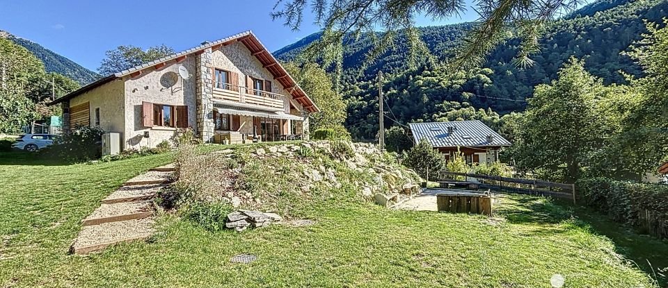 Cottage 7 rooms of 182 m² in Saint-Martin-Vésubie (06450)