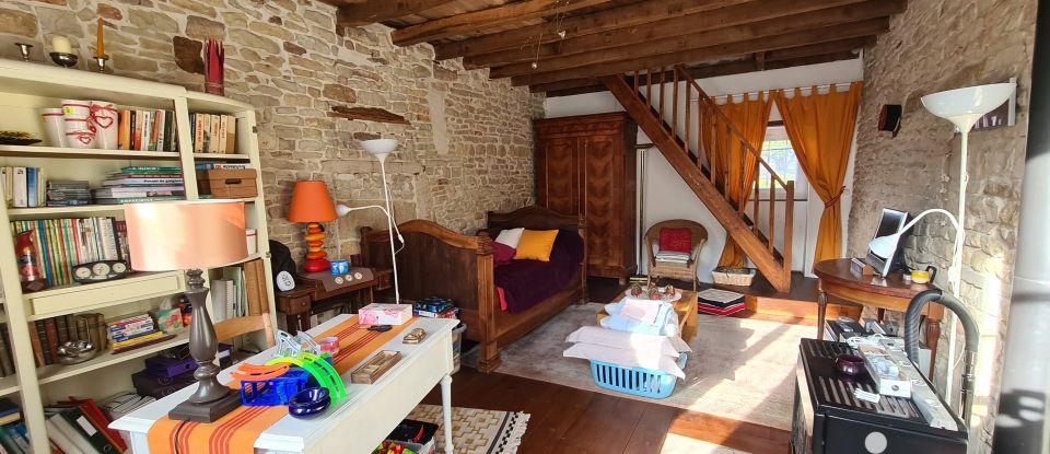 Farm 10 rooms of 270 m² in Sennevoy-le-Haut (89160)