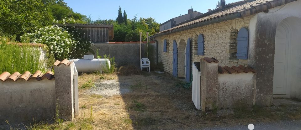 Maison 4 pièces de 95 m² à Meursac (17120)