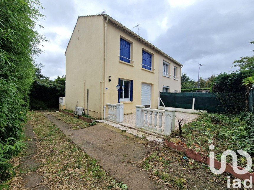 Maison traditionnelle 4 pièces de 78 m² à Saint-Jean-de-la-Ruelle (45140)