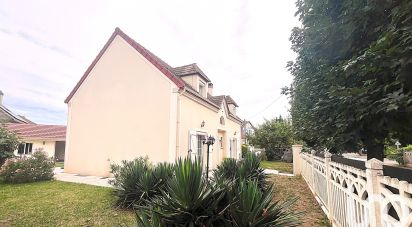 House 6 rooms of 150 m² in Aubergenville (78410)