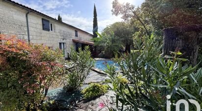 Country house 9 rooms of 245 m² in Les Gonds (17100)