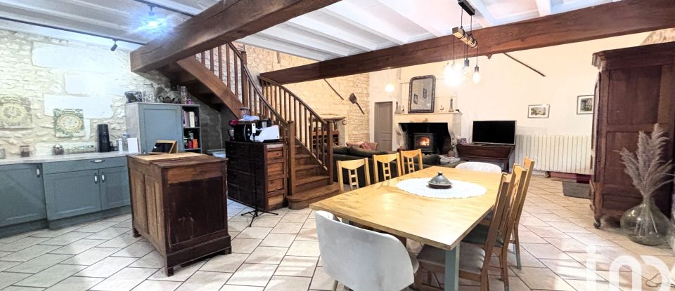 Country house 9 rooms of 245 m² in Saintes (17100)