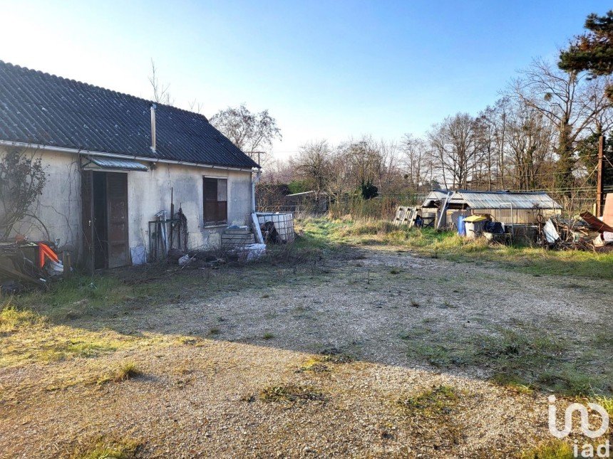 Land of 909 m² in Saint-Cyr-en-Val (45590)