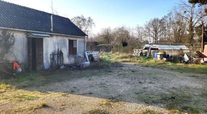 Land of 909 m² in Saint-Cyr-en-Val (45590)