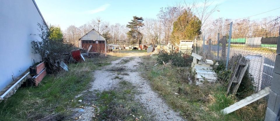 Land of 909 m² in Saint-Cyr-en-Val (45590)