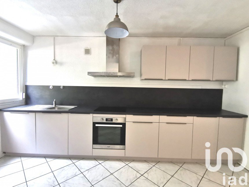 Appartement 4 pièces de 73 m² à Cluses (74300)