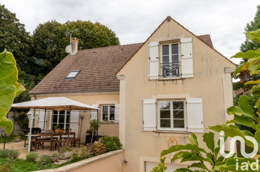 Traditional house 7 rooms of 153 m² in Montigny-sur-Loing (77690)