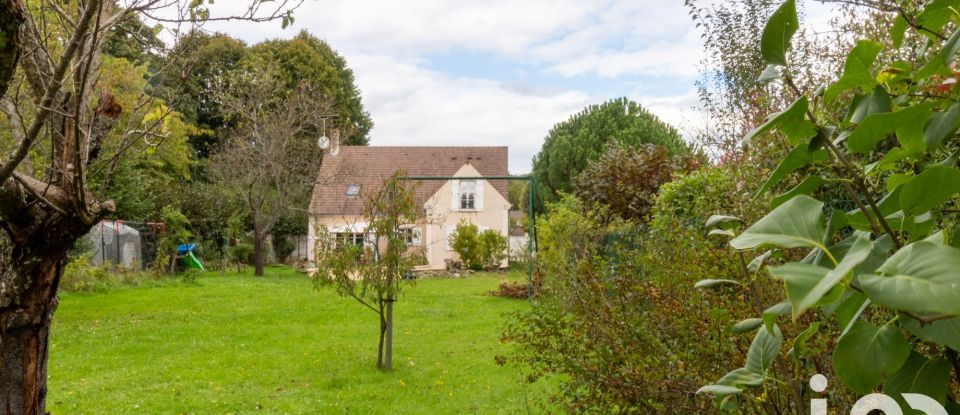 Traditional house 7 rooms of 153 m² in Montigny-sur-Loing (77690)