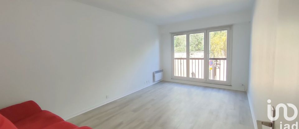 Appartement 3 pièces de 73 m² à Paris (75020)