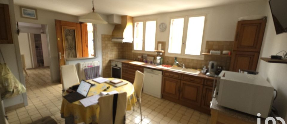 Maison 5 pièces de 137 m² à Mouleydier (24520)