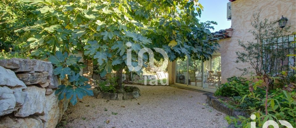 Maison 5 pièces de 146 m² à Bagnols-en-Forêt (83600)