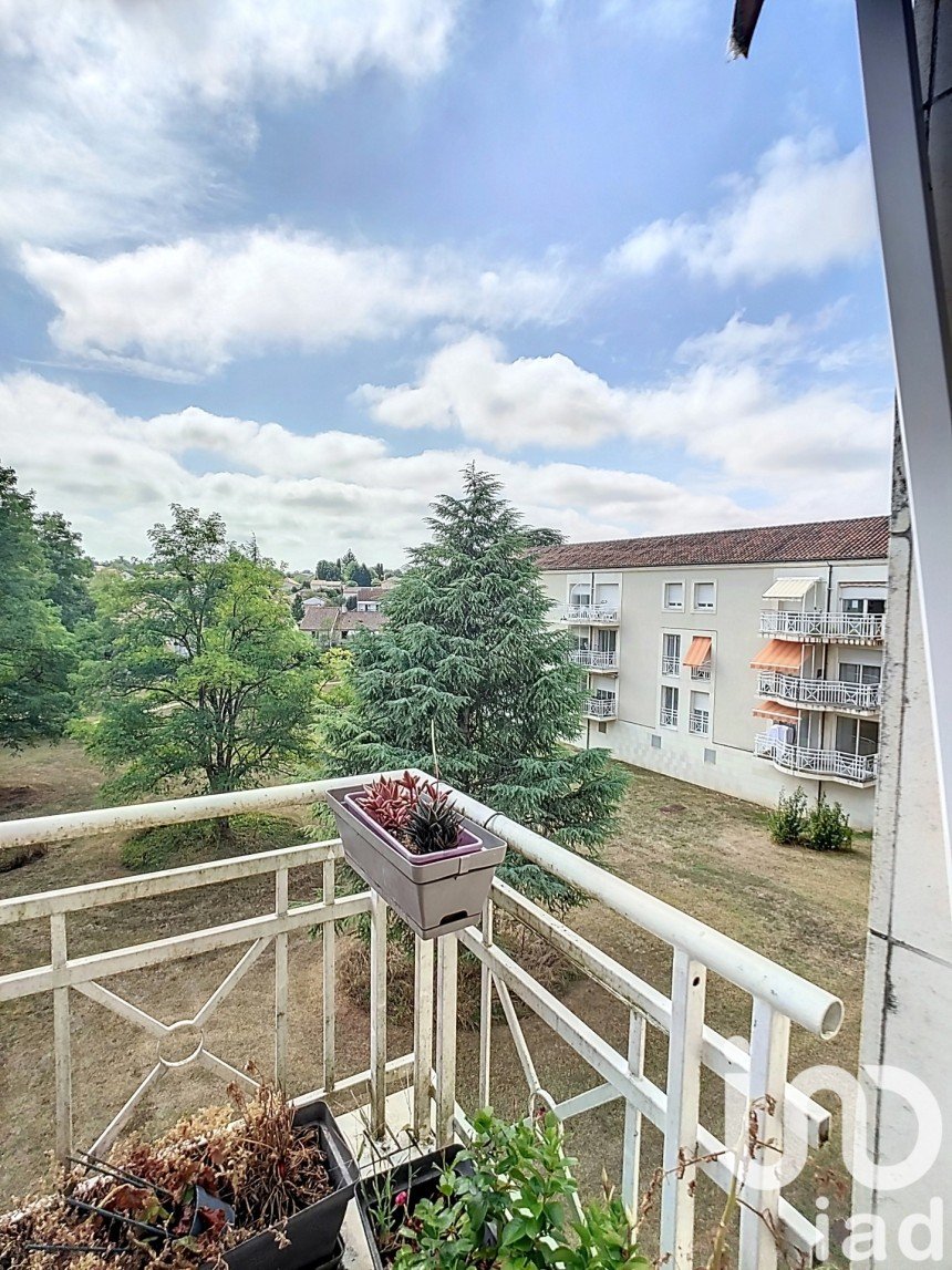 Apartment 2 rooms of 51 m² in Saint-Benoît (86280)