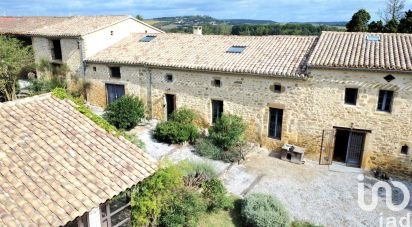 Farm 9 rooms of 410 m² in Montferrand (11320)