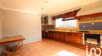 House 7 rooms of 161 m² in Poulx (30320)