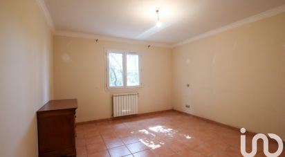 House 7 rooms of 161 m² in Poulx (30320)