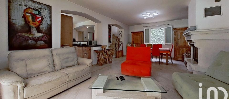 Maison 4 pièces de 100 m² à Roquebrune-sur-Argens (83380)