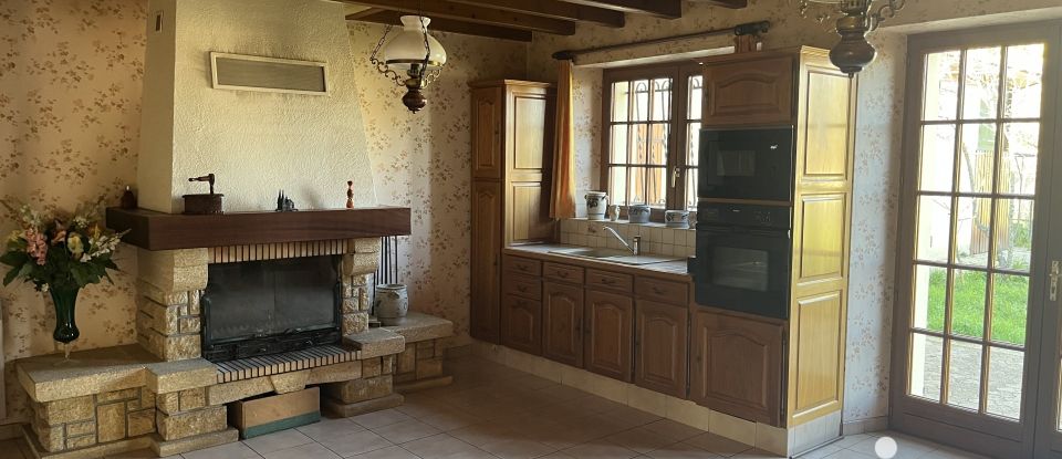 Country house 6 rooms of 192 m² in Gaillan-en-Médoc (33340)