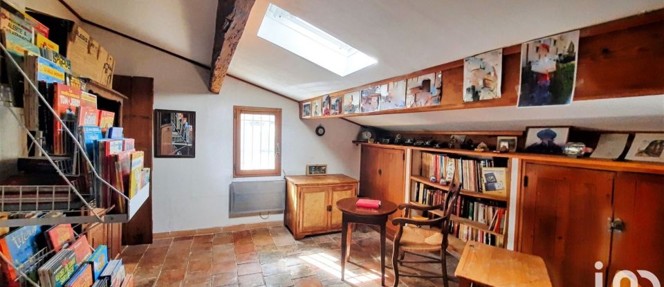 House 6 rooms of 180 m² in Maillane (13910)