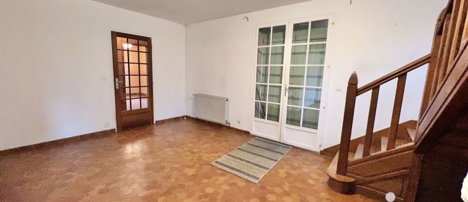 House 6 rooms of 140 m² in Saint-Rémy-la-Vanne (77320)