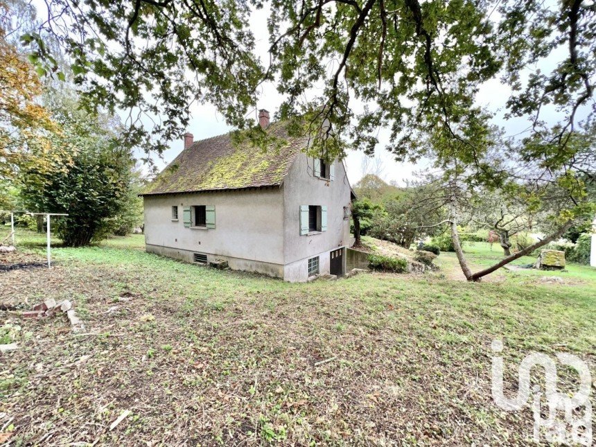 House 6 rooms of 140 m² in Saint-Rémy-la-Vanne (77320)