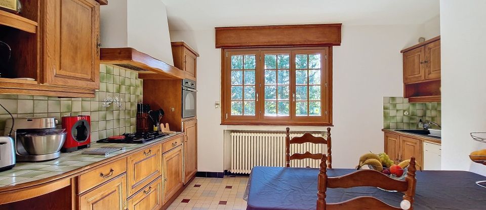 House 6 rooms of 183 m² in Pont-de-Chéruy (38230)