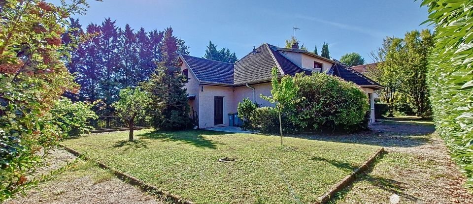 House 6 rooms of 183 m² in Pont-de-Chéruy (38230)