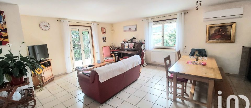 House 5 rooms of 140 m² in Saint-Martin-la-Plaine (42800)