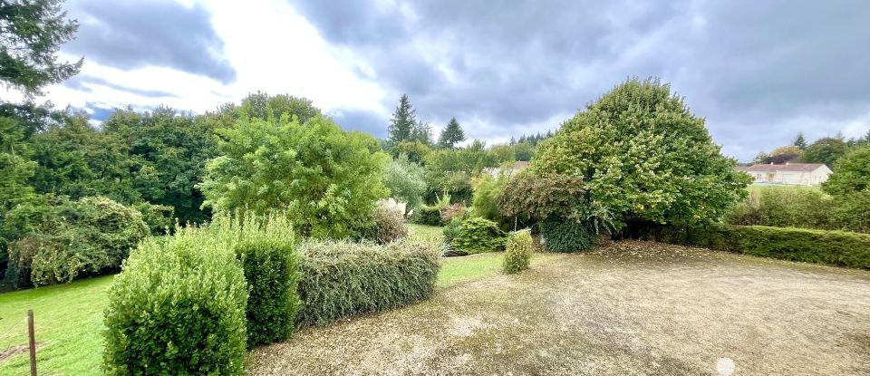 Maison traditionnelle 5 pièces de 130 m² à Saint-Pierre-d'Exideuil (86400)