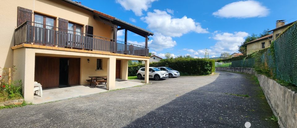 House 4 rooms of 115 m² in Dunières (43220)