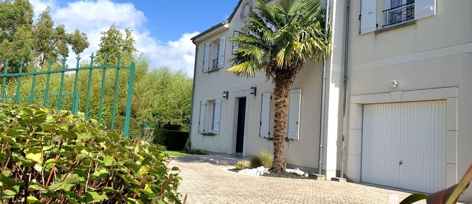 House 5 rooms of 143 m² in Saint-Pryvé-Saint-Mesmin (45750)