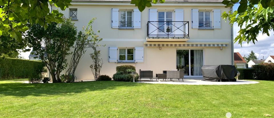 Maison 5 pièces de 143 m² à Saint-Pryvé-Saint-Mesmin (45750)