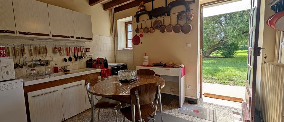 Village house 5 rooms of 135 m² in Thevet-Saint-Julien (36400)