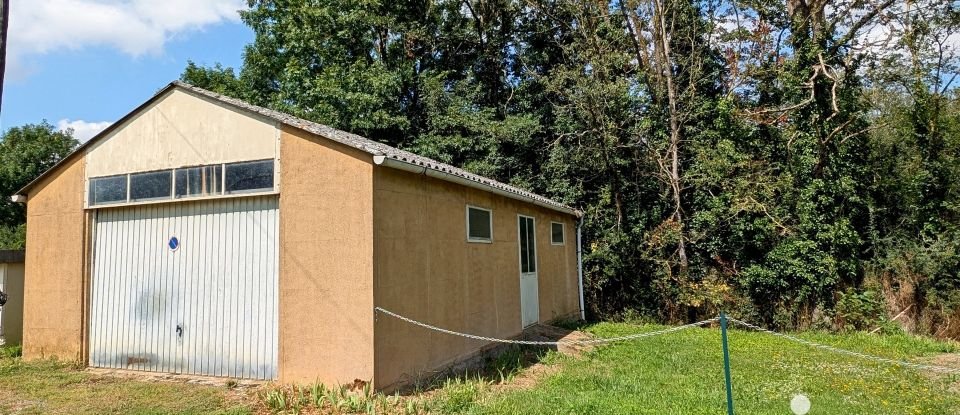 Maison de village 5 pièces de 135 m² à Thevet-Saint-Julien (36400)