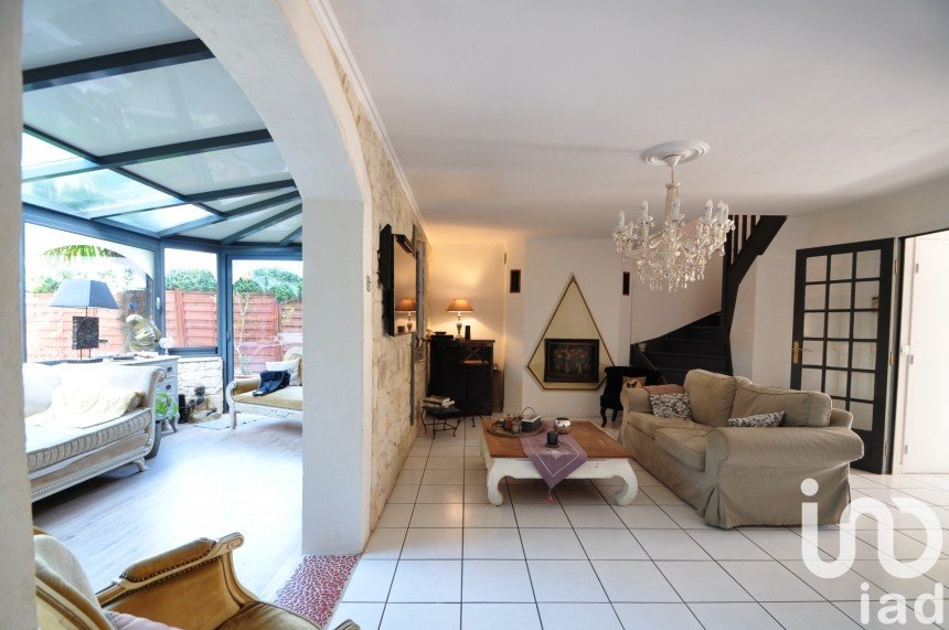 Traditional house 5 rooms of 118 m² in Chanteloup-en-Brie (77600)