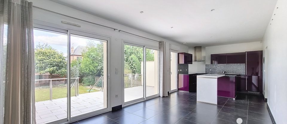 Maison 7 pièces de 129 m² à Paray-Vieille-Poste (91550)