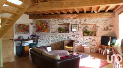 House 4 rooms of 95 m² in Eaux-Bonnes (64440)