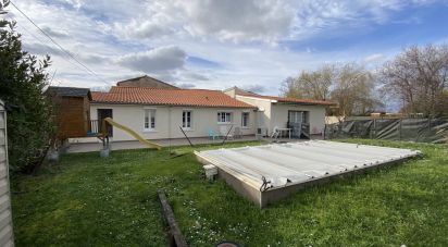 Maison 5 pièces de 145 m² à Saint-Sulpice-et-Cameyrac (33450)